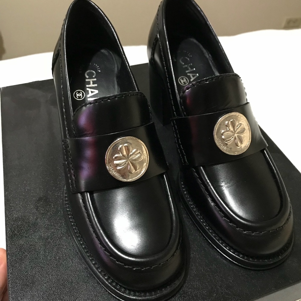 CHANEL LOAFER